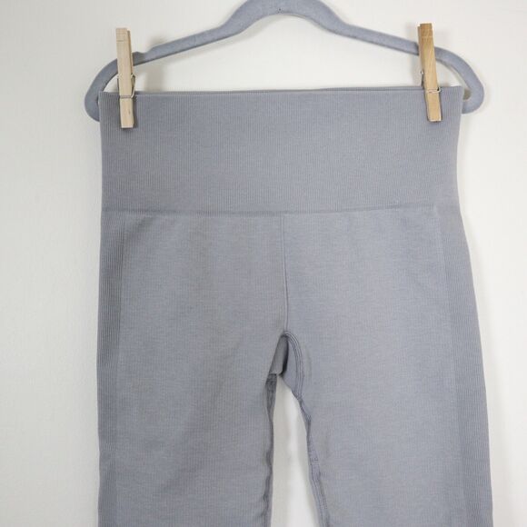Lululemon Size 4 Seamlessly Street Crop Heathered Medium Grey Leggings - Picture 3 of 12